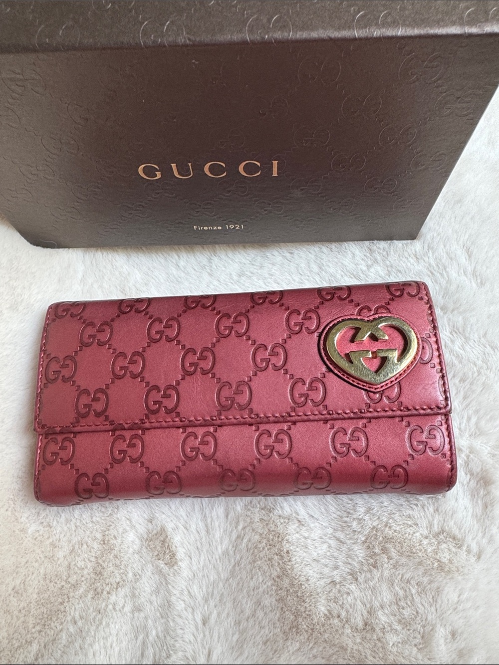 Gucci Raspberry GG Heart Continental Wallet with Gold Accent - Picture 13 of 13